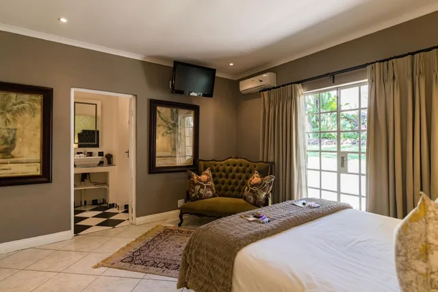 Suite, Duke And Duchess Boutique Hotel 3/8