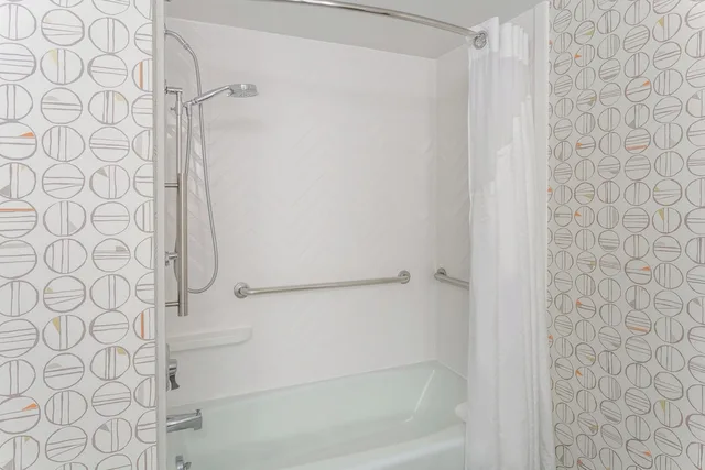 غرفة قياسية بسريرين كوين لذوي الإعاقة، HOLIDAY INN ROCKFORD 4/4