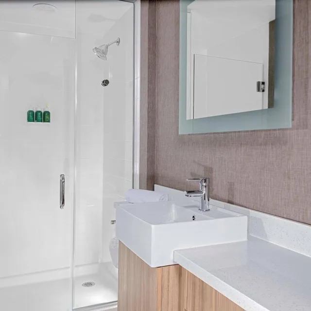 جناح بسرير كوين مع سرير سحّاب إضافي، SpringHill Suites by Marriott Kansas City Plaza 5/9