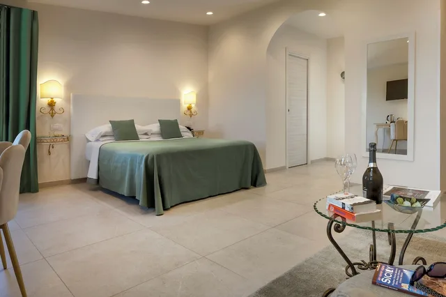Mansarda, Junior Suite, Studio, Queen Bed, Sea View, Terrace, Hotel La Pensione Svizzera 5/10