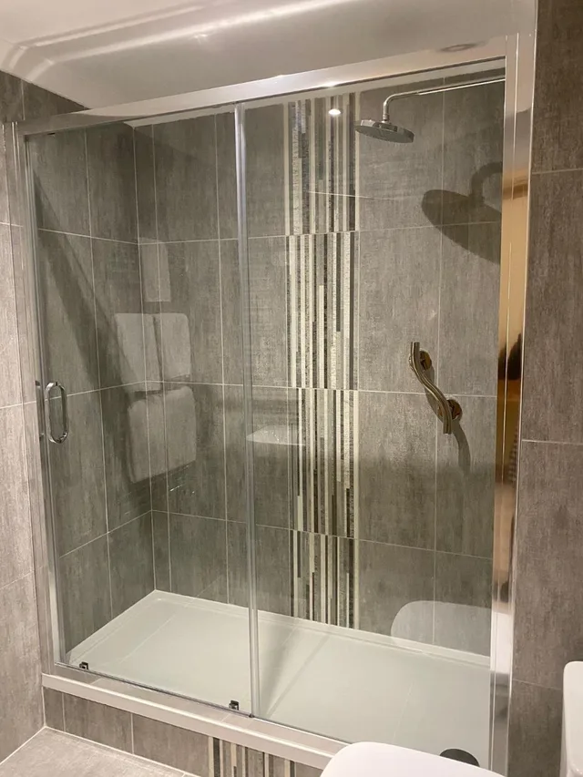 غرفة قياسية بسريرين منفصلين، The City Hotel 4/6
