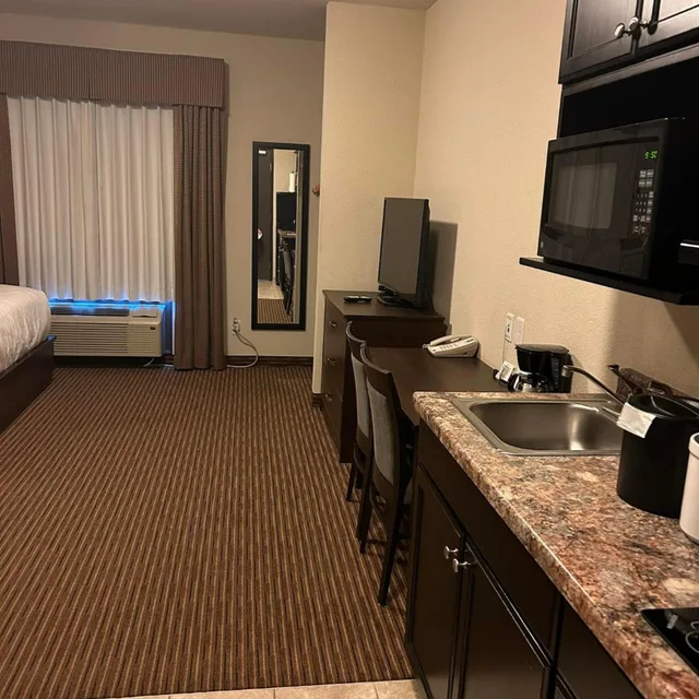 جناح بسرير كوين بغرفة نوم واحدة، Travelodge Suites by Wyndham Estevan 7/7