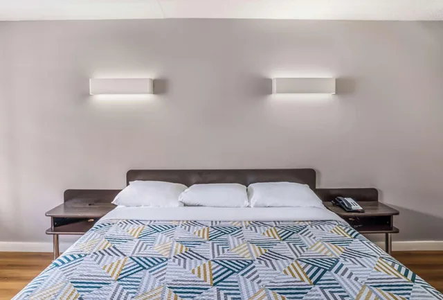 غرفة بسرير كوين، Motel6 Dallas, TX - Market Center 3/10