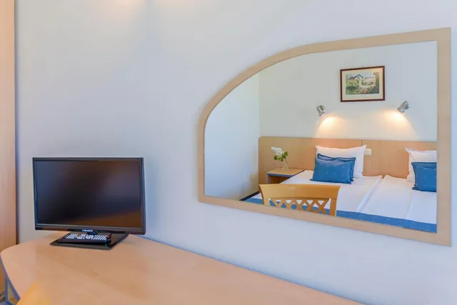 غرفة قياسية بسرير مزدوج أو سريرين منفصلين مع سرير إضافي، BSA Holiday park Hotel 10/10