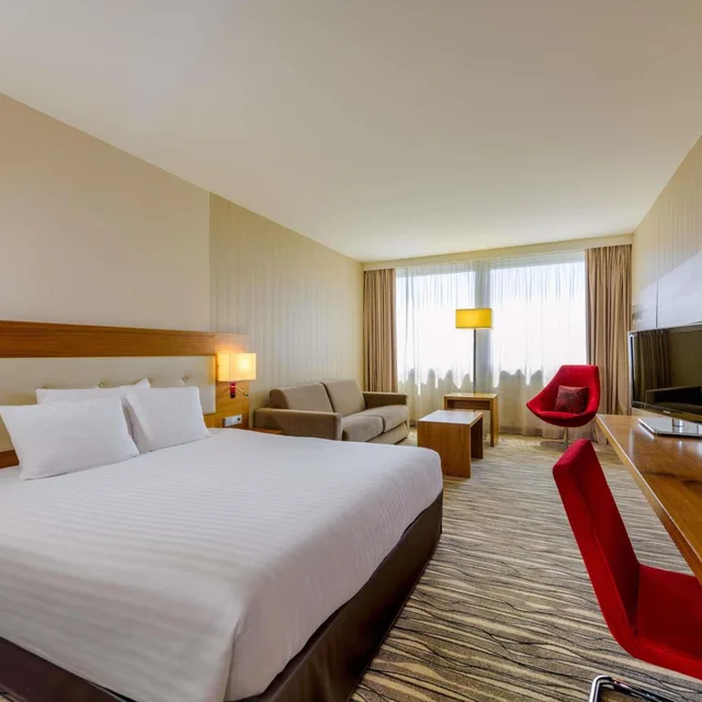 غرفة تنفيذية بسرير كينج، Movenpick Hotel Geneva 1/7