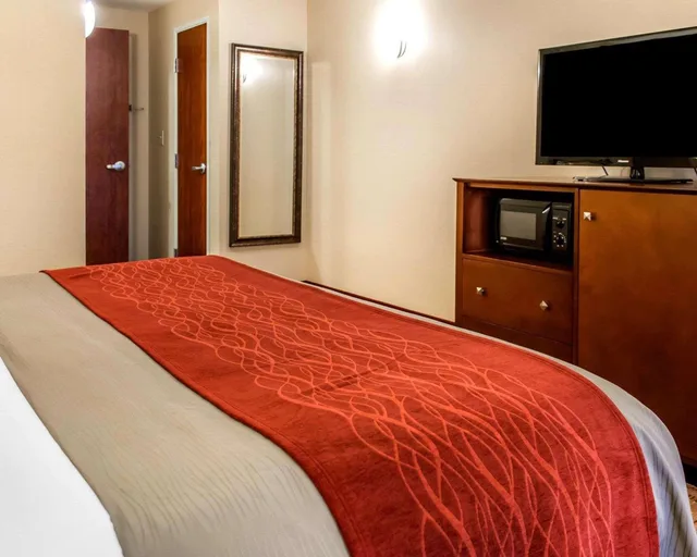 جناح بسريرين كوين، Comfort Inn & Suites Franklin East 2/3