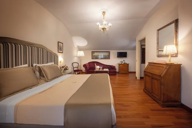 غرفة ثلاثية، Forum Hotel Rome 5/9