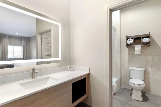 غرفة قياسية بسريرين كوين، Clarion Pointe Spring - Houston North 4/5