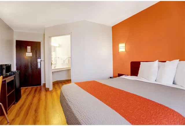 غرفة بسرير كوين، Motel6 Benson, AZ 2/9