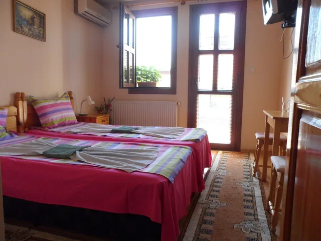 غرفة أساسية بسرير مزدوج، Hotel Varusha 2/5