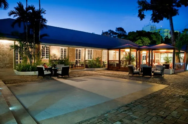 Standard, King Bed, Courtyard View, Island Inn Hotel Barbados 1/1