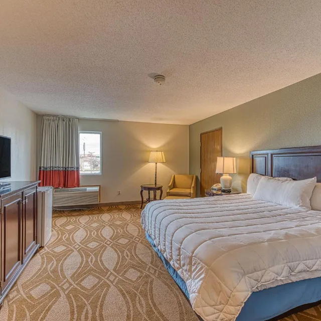 Room, Single, American Inn and Suites Dundee (ex Days Inn and Suites) 1/8