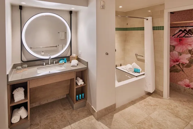 Lanai, King Bed, Sofa, Accessible، The Ritz-Carlton O ahu, Turtle Bay 3/4