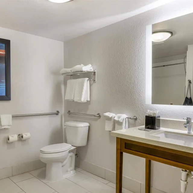 غرفة، Best Western Plus Jekyll Island 4/4
