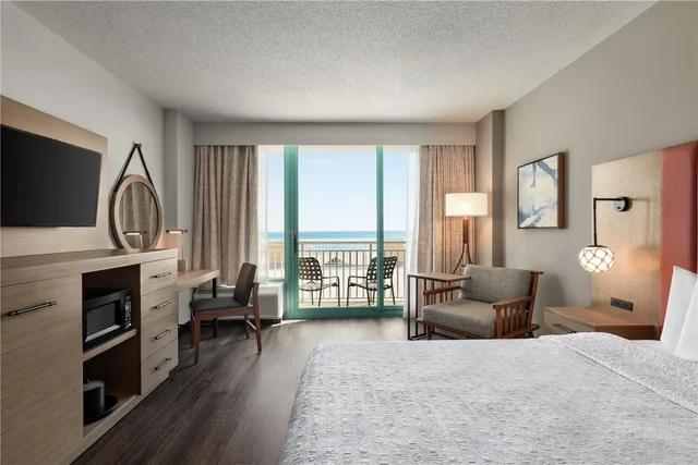 Room, King Bed, Partial Ocean Front, Sofa, Accessible, Hampton Inn Virginia Beach Oceanfront South 1/1