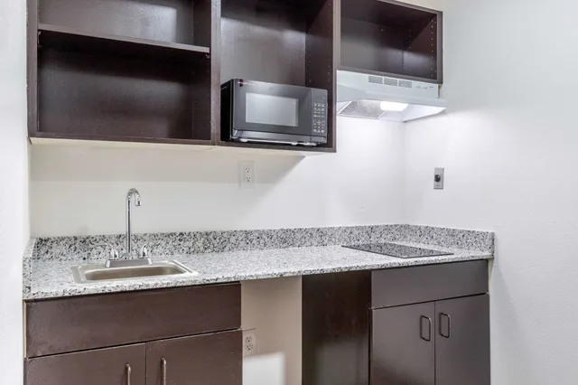 غرفة ديلوكس بسريرين كوين بمطبخ صغير، Suburban Studios Spartanburg - I-26 9/10
