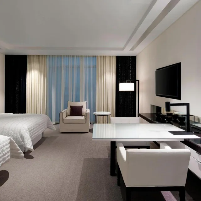 Royal, Club, Twin Beds, Executive Lounge Access, Large, Le Meridien Dubai Hotel and Conference Centre 2/5