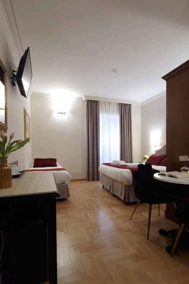 غرفة ثلاثية، Boncompagni Suite 5/8