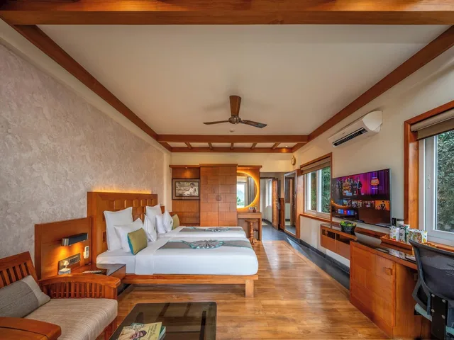 Premium, Queen Bed, Chandys Windy Woods 2/10