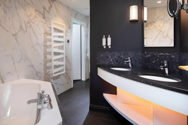 جناح بسرير مزدوج مع أريكة، Maison Rouge Strasbourg Hotel & Spa, Autograph Collection 2/5