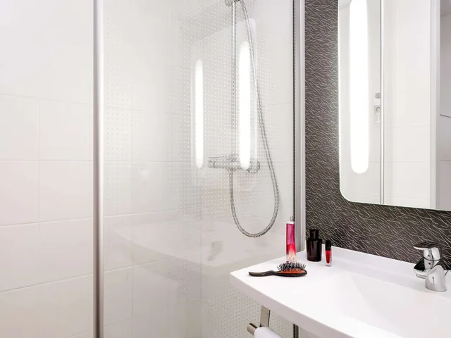 غرفة قياسية بسرير مزدوج، Ibis Roanne 7/9