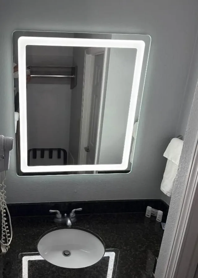 غرفة بسرير كينج مع أريكة، Baymont By Wyndham Indianapolis South 7/7