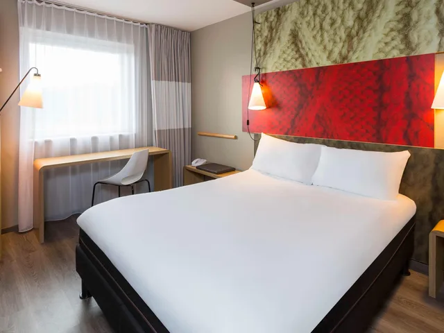 غرفة، IBIS IRUN 3/7