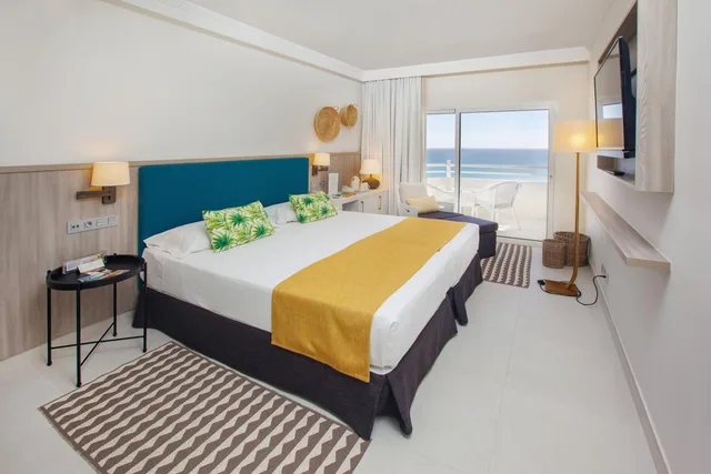 غرفة ديلوكس بسريرين منفصلين بإطلالة، Corallium Dunamar by Lopesan Hotels - Adults Only 1/3