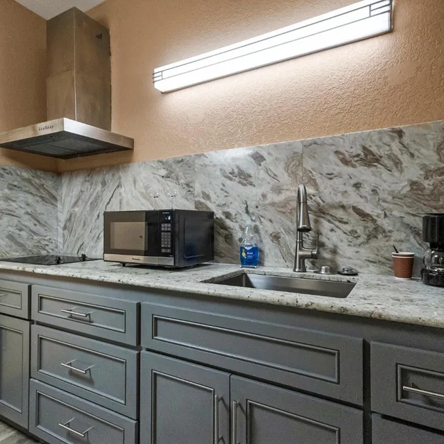 جناح بسرير كوين، Country Inn Sonora 9/9