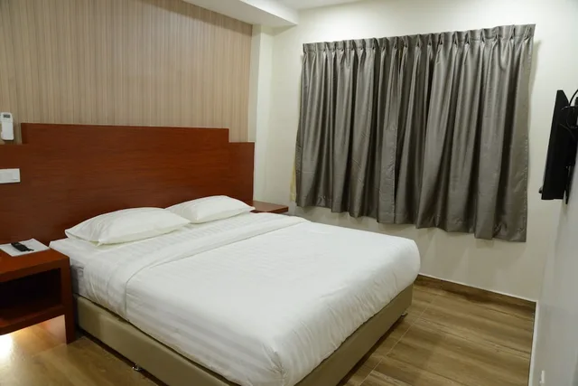 غرفة ديلوكس بسرير كينج، Elegant Hotel 1/4