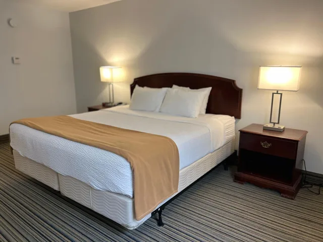 جناح بسرير كينج بغرفة نوم واحدة، Ramada by Wyndham London 2/4