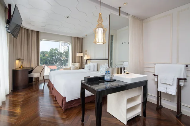 غرفة ديلوكس بسريرين منفصلين بإطلالة على المدينة، Hotel des Arts Saigon - MGallery Collection 6/7