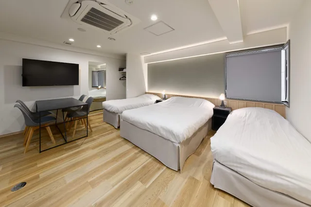 غرفة ثلاثية، Shinjuku City Hotel N U T S 1/1