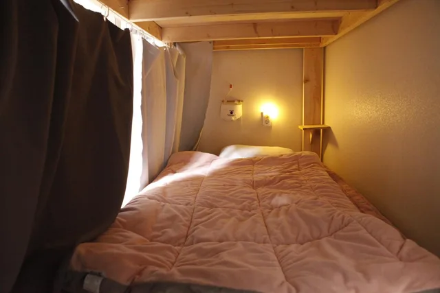سكن مشترك بستة أسرّة للرجال، Baozen Guesthouse - Hostel 1/3