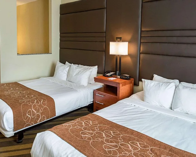 Suite, 2 Queen Beds, Comfort Suites Near Tanger Outlet Mall 1/1