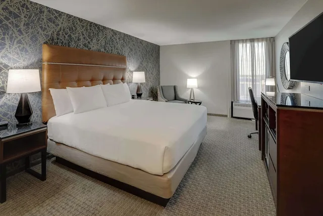غرفة بسرير كينج، Drury Inn & Suites Cape Girardeau 4/8