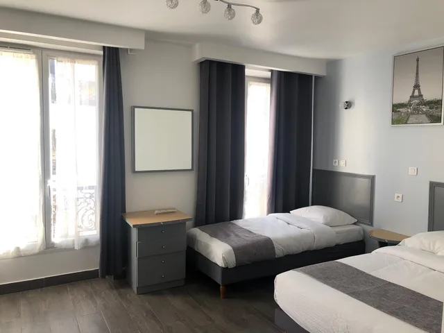 غرفة ثلاثية، Hotel Clauzel 5/7