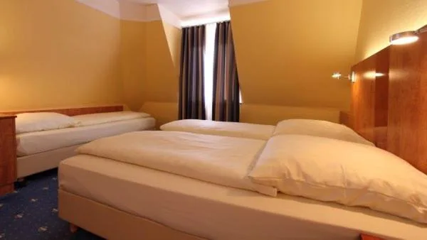 غرفة رباعية بسرير فردي، Hotel Astro 4/6