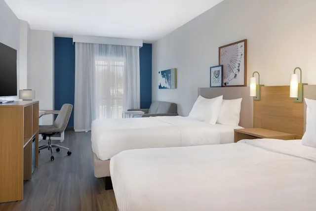 غرفة بسريرين كوين لذوي الإعاقة، Spark by Hilton Montreal Midtown 2/5