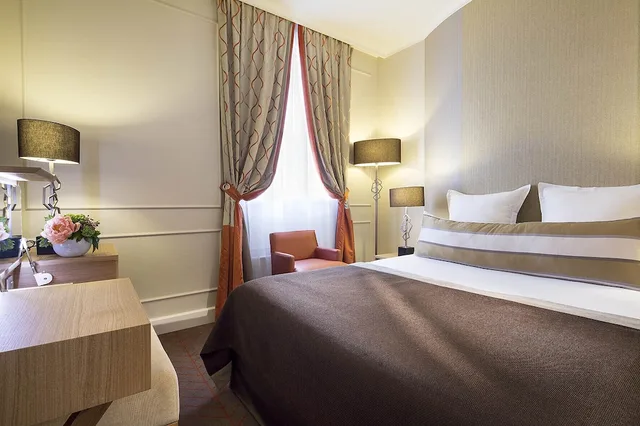 غرفة متصلة بسرير مزدوج بإطلالة على النهر بغرفتي نوم، Hotel Galileo 3/8