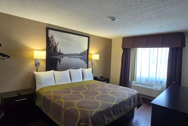 غرفة ديلوكس بسرير كوين، Super 8 By Wyndham Rogers Minnesota 1/10