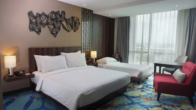 غرفة ديلوكس ثلاثية بسرير كينج وسرير فردي، Grand Soll Marina Hotel 1/2