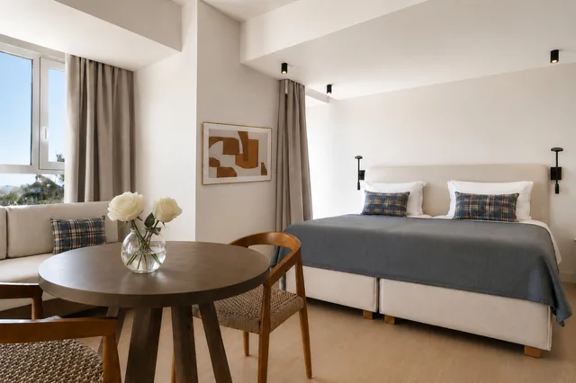 Azure Sea View Suite, Metaxa Hotel, Urban Boutique Living 2/9