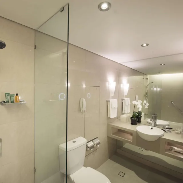 غرفة تنفيذية بسريرين مزدوجين بإطلالة على المدينة، Hilton Cairns Hotel 2/3