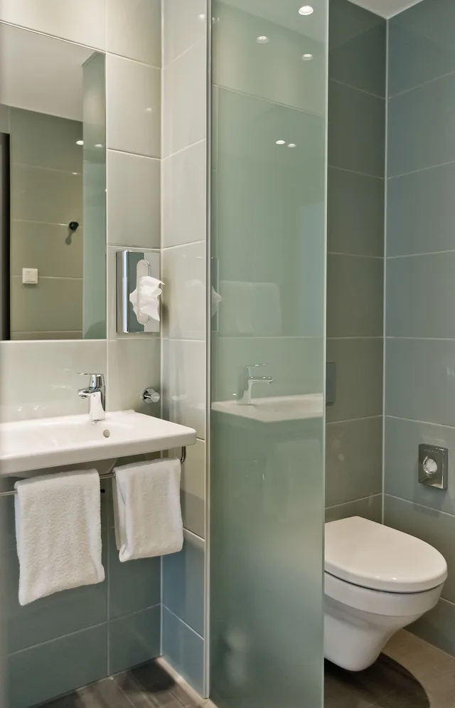 غرفة قياسية بسريرين منفصلين، Premier Inn München City West 4/7