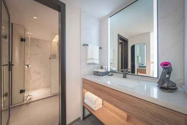 Executive, King Bed, UrCove by Hyatt Nanjing Downtown 8/9