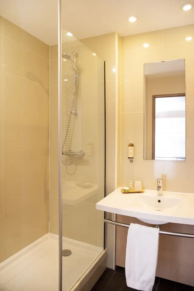 غرفة كومفورت كبيرة بسريرين منفصلين، Best Western Plus Hotel Colbert 7/8