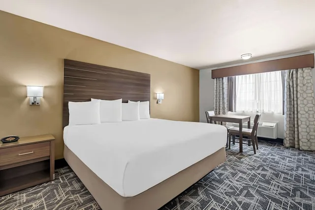 غرفة قياسية بسرير كينج، Best Western Plus Caldwell Inn & Suites 7/9