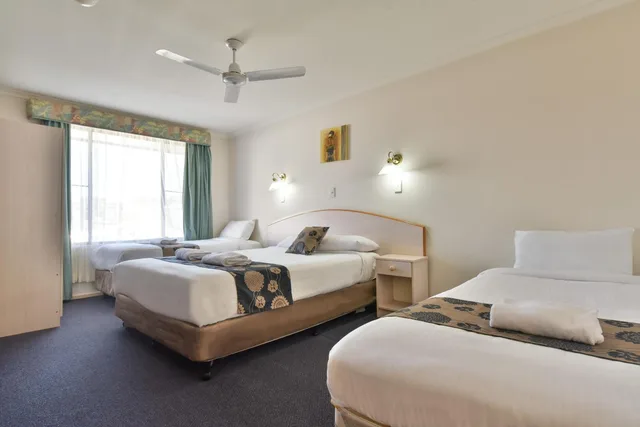 2 Bedrooms, Luxury, Family, Apartment, Kitchenette, BIG WINDMILL CORPORATE & FAMILY MOTEL 1/1