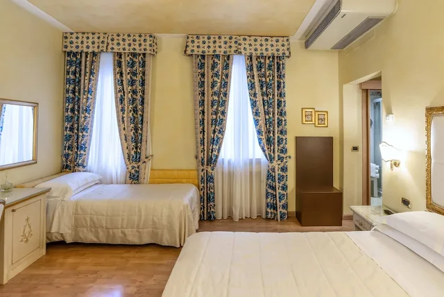 غرفة ثلاثية بسرير مزدوج وسرير فردي، Hotel Alba Palace 2/6